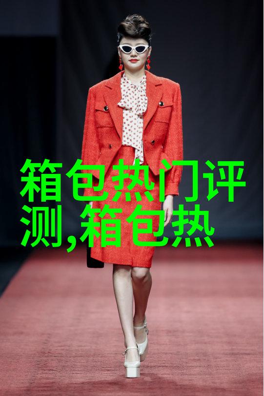 男士买斜挎胸包是PU皮的好呢还是帆布的好多少价位的合适